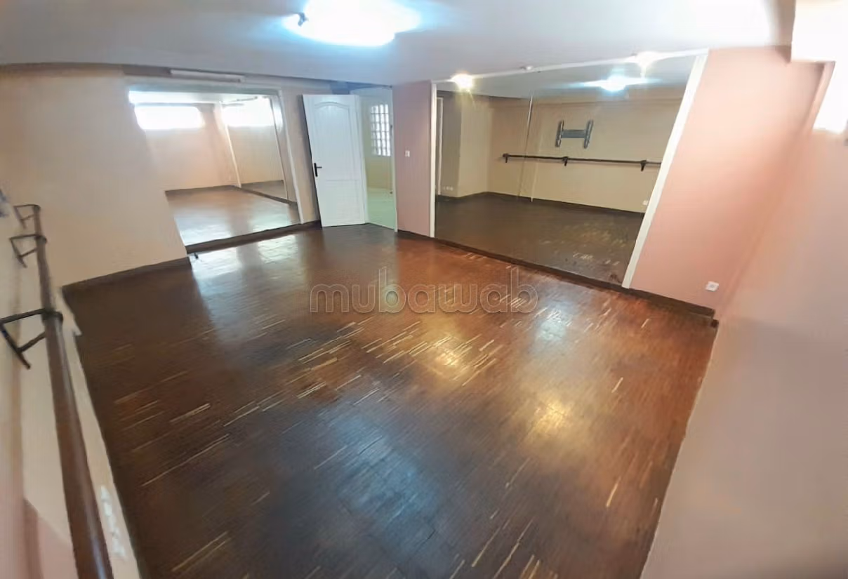 Villa 600 m² à louer à Ain Diab — Photo 8