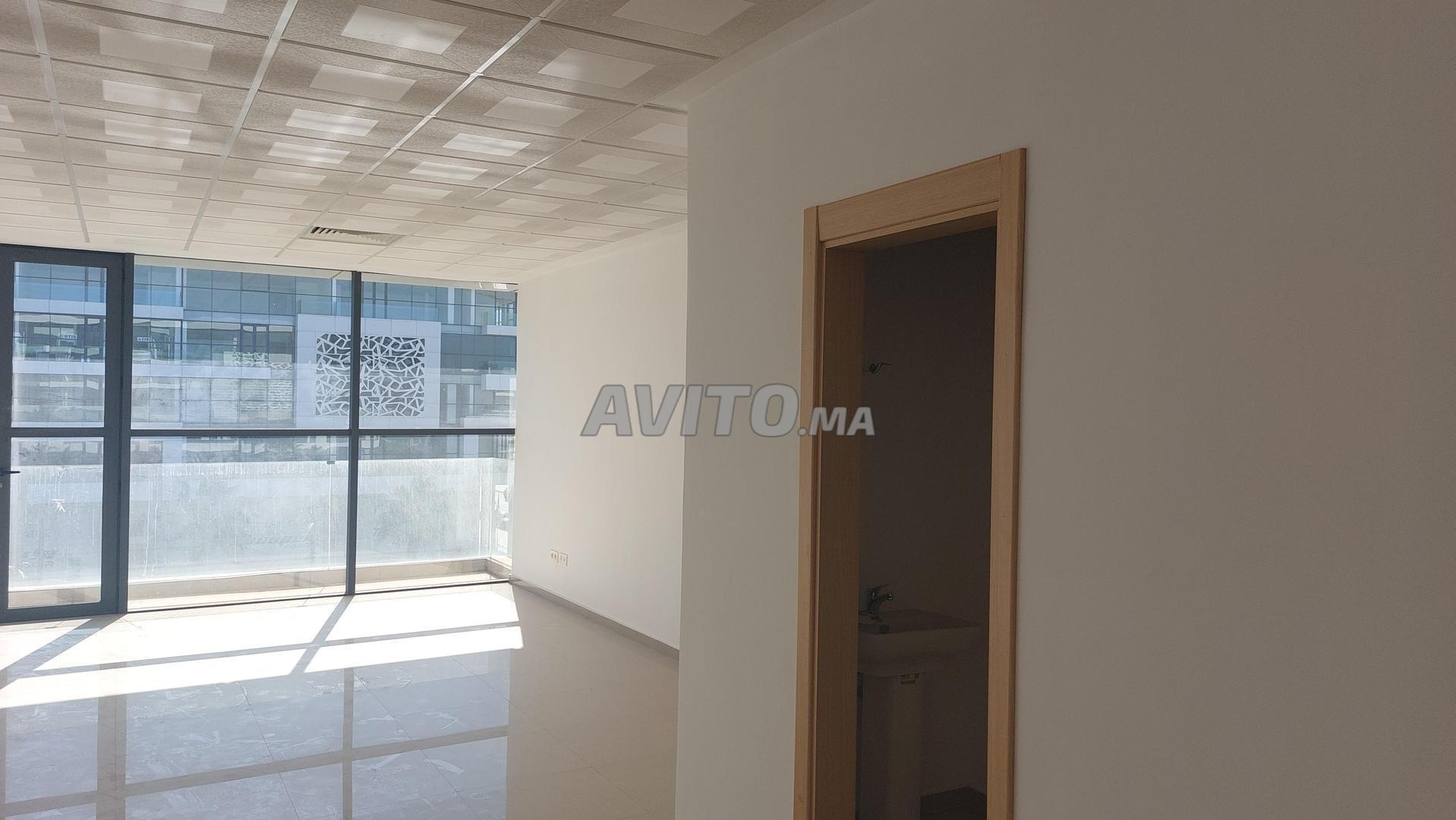 60 m² Office for Rent in Meknès, Hamria — Photo 3