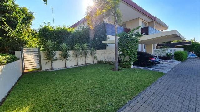 Luxurious Villa 450 m² for Rent in Bouskoura — Photo 7