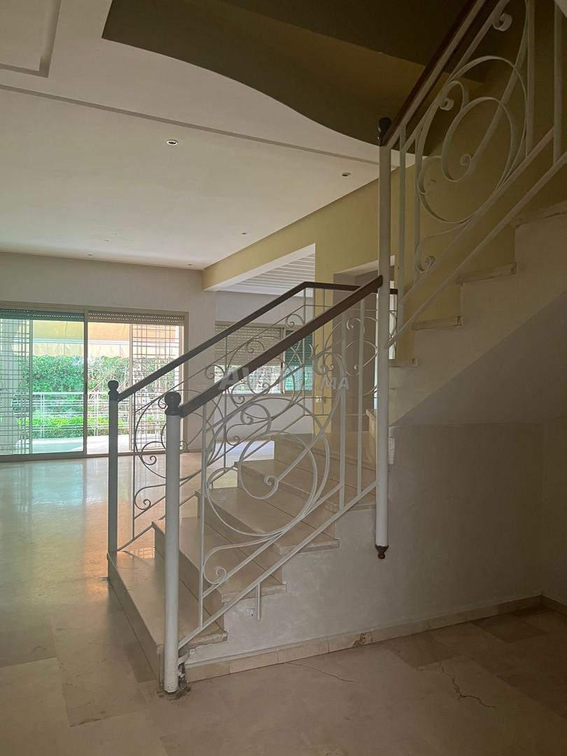 Duplex apartment 240 m² for rent in Rabat, Hay Riad — Photo 5