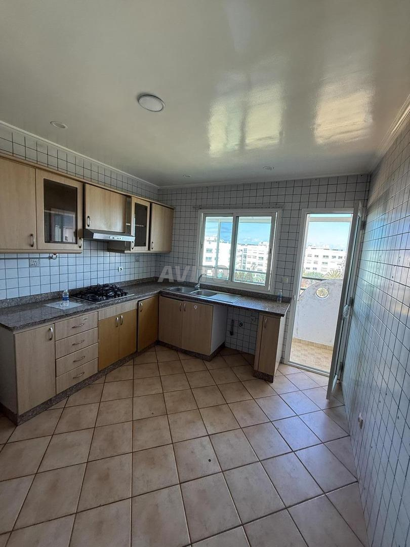 3-Bedroom Apartment 140 m² for Rent in Casablanca (California) — Photo 4