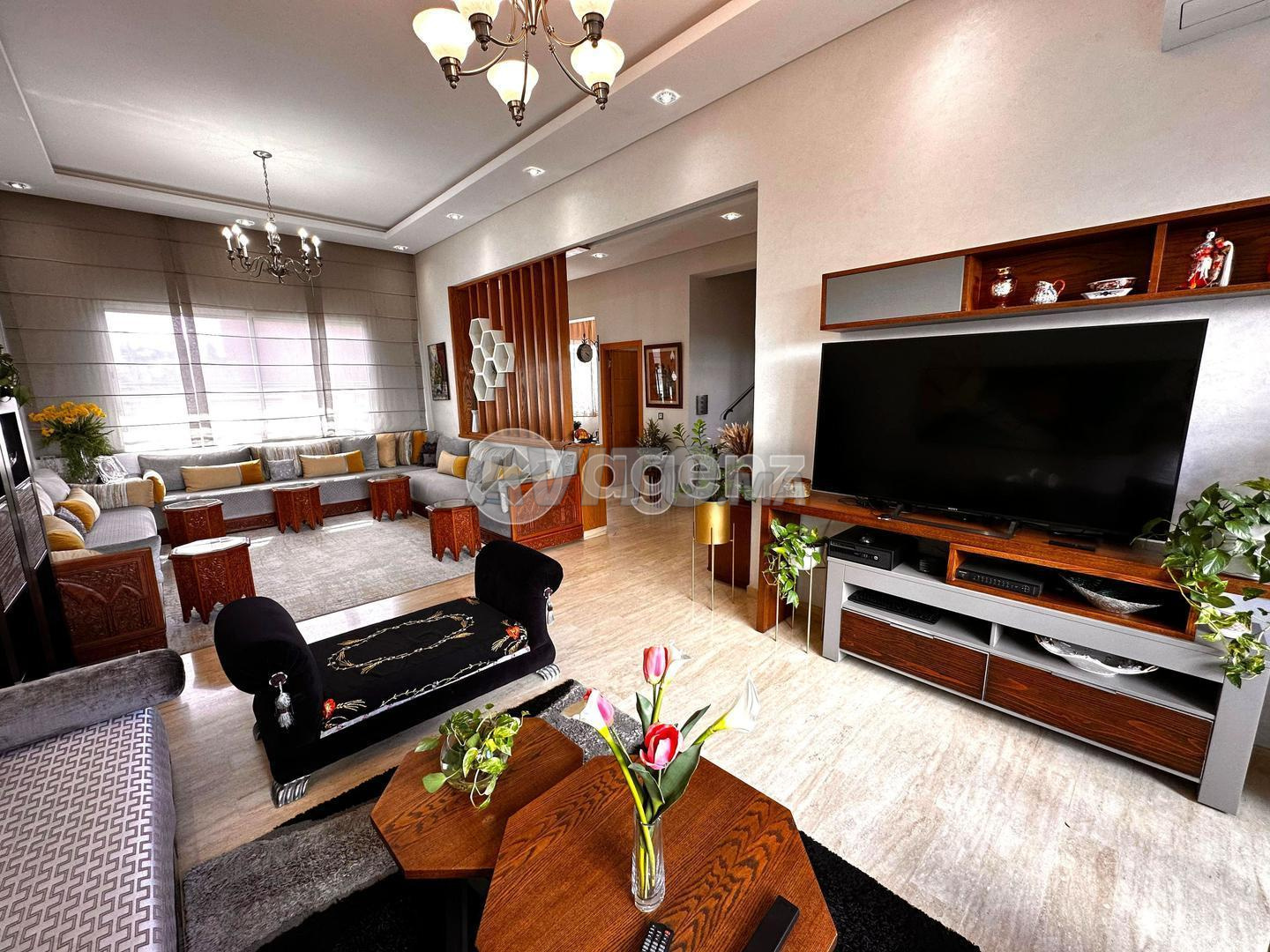 Villa 210 m² for sale in Casablanca