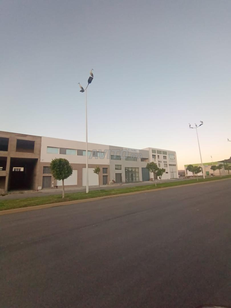 À Vendre / louer Usine Moderne à Tétouan Park