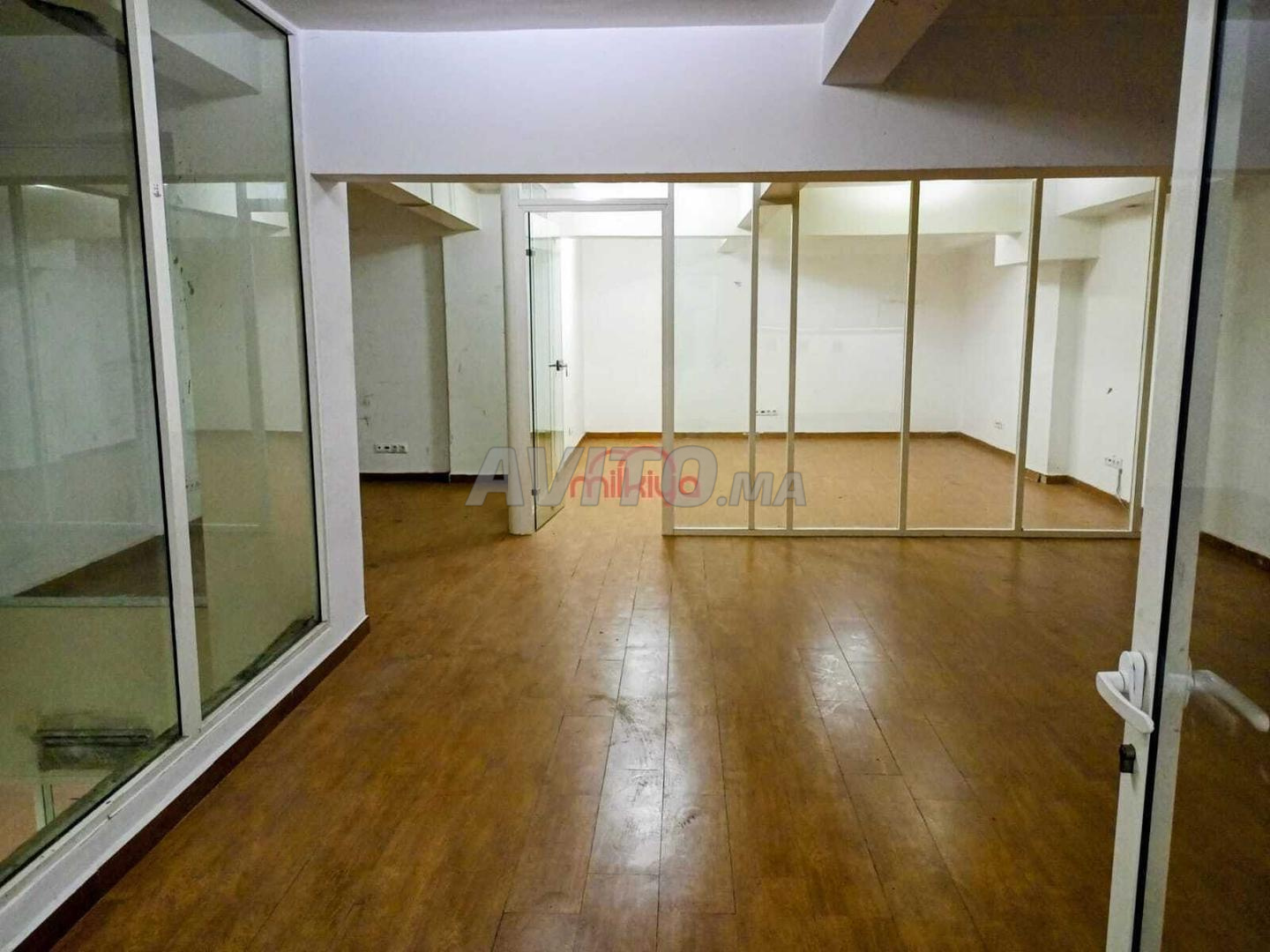 محل تجاري ٢٤٩م٢ للإيجار في الدار البيضاء — Photo 3