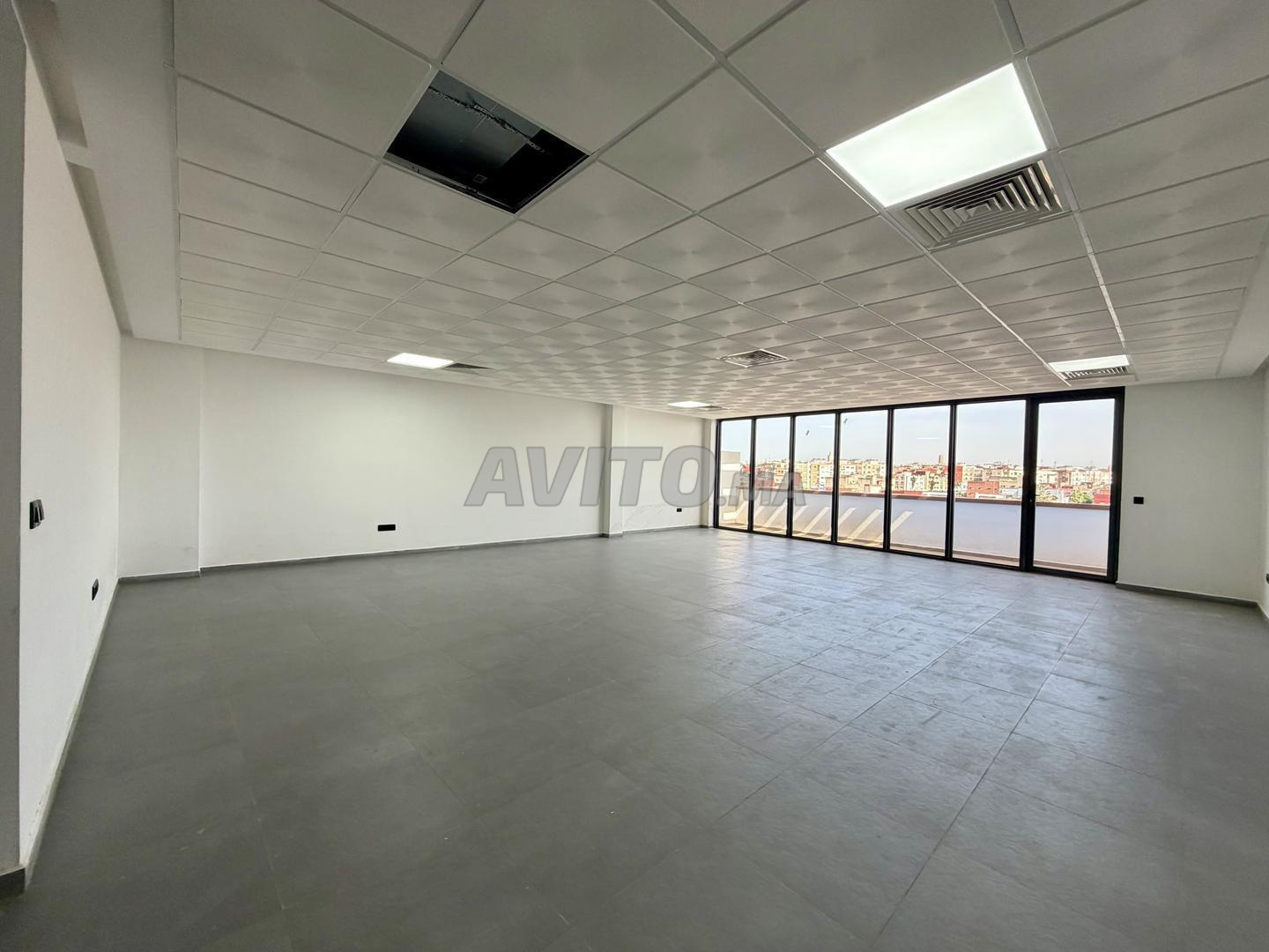 Office 90 m² for rent in Salé-Tabriquet — Photo 6