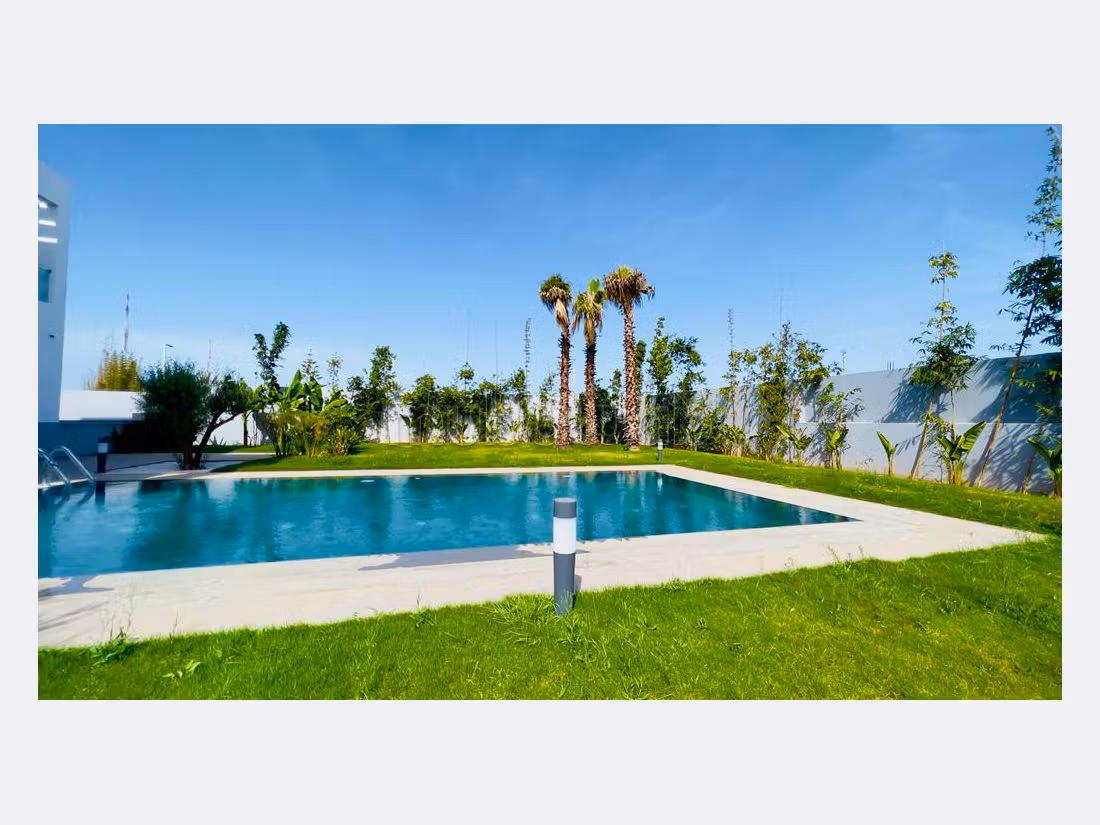 Villa 1800 m² à louer à Rabat — Photo 2
