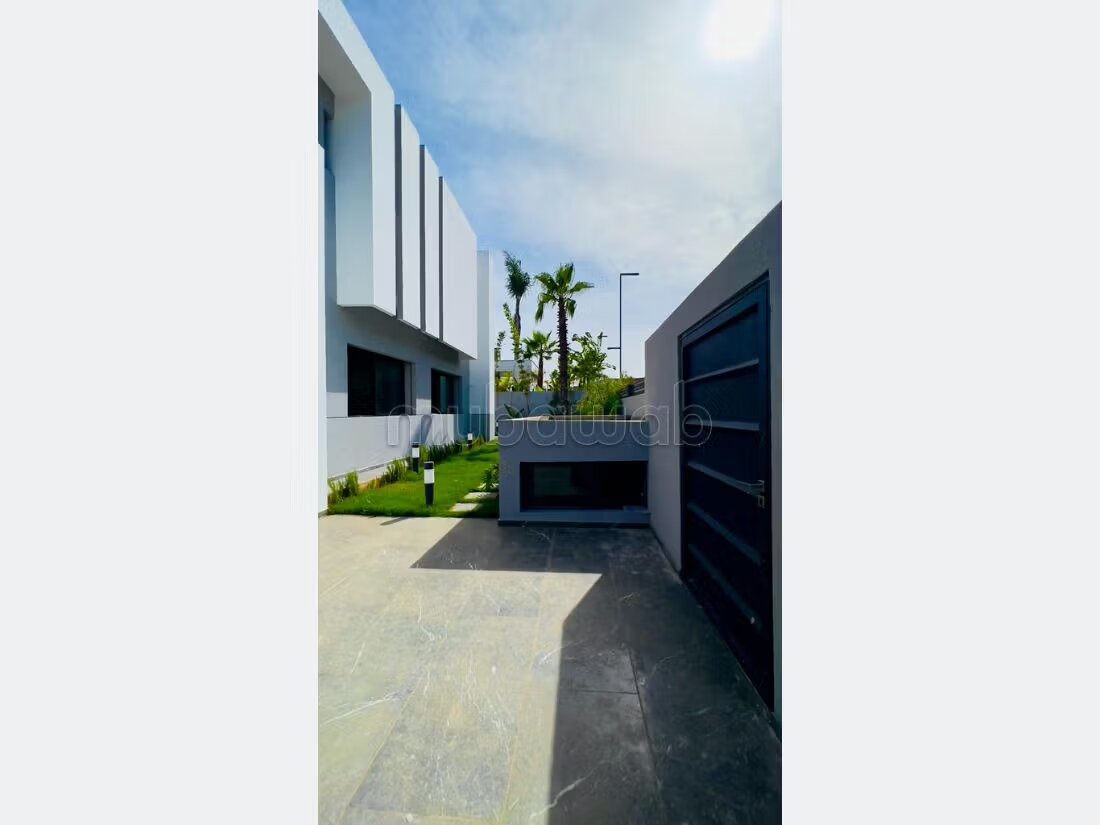 Villa 1800 m² à louer à Rabat — Photo 8