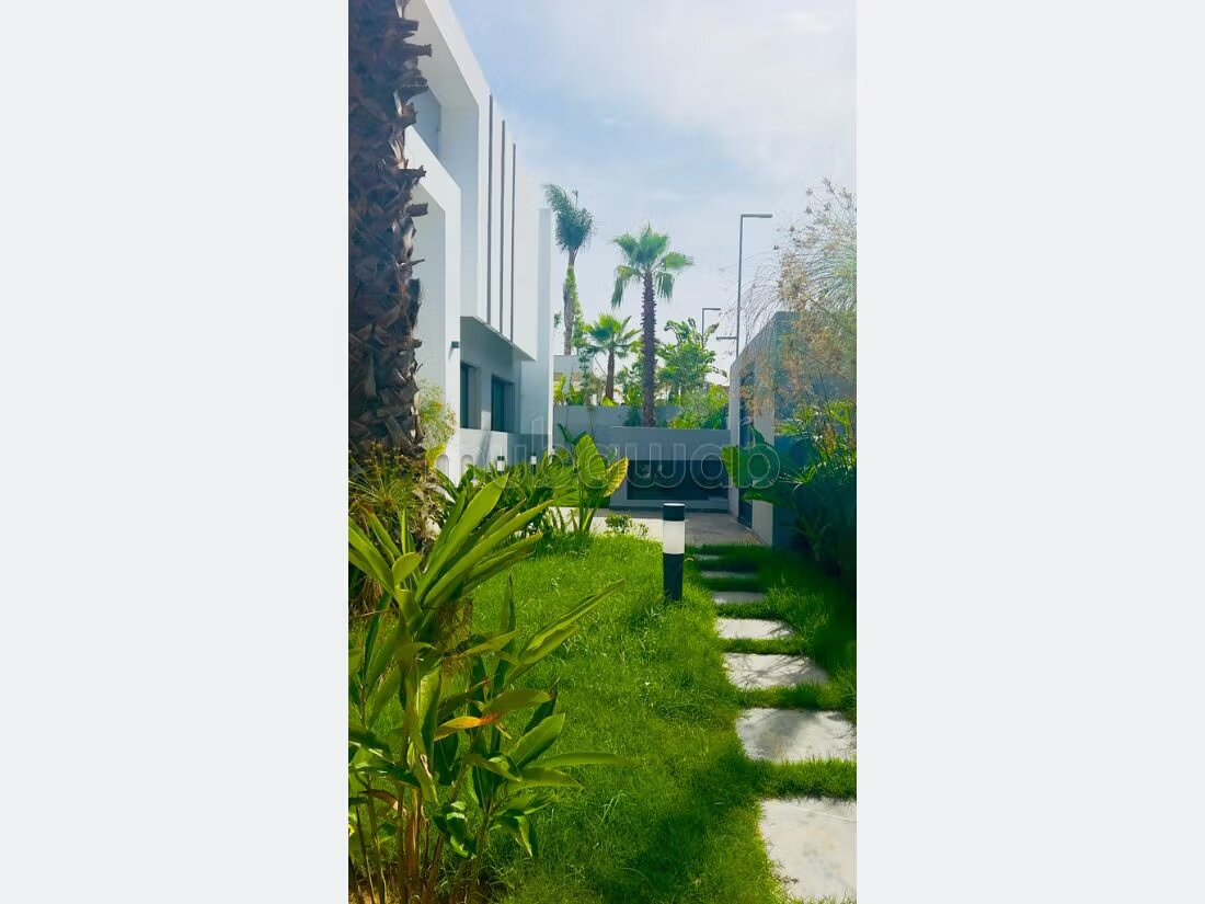 Villa 1800 m² à louer à Rabat — Photo 9