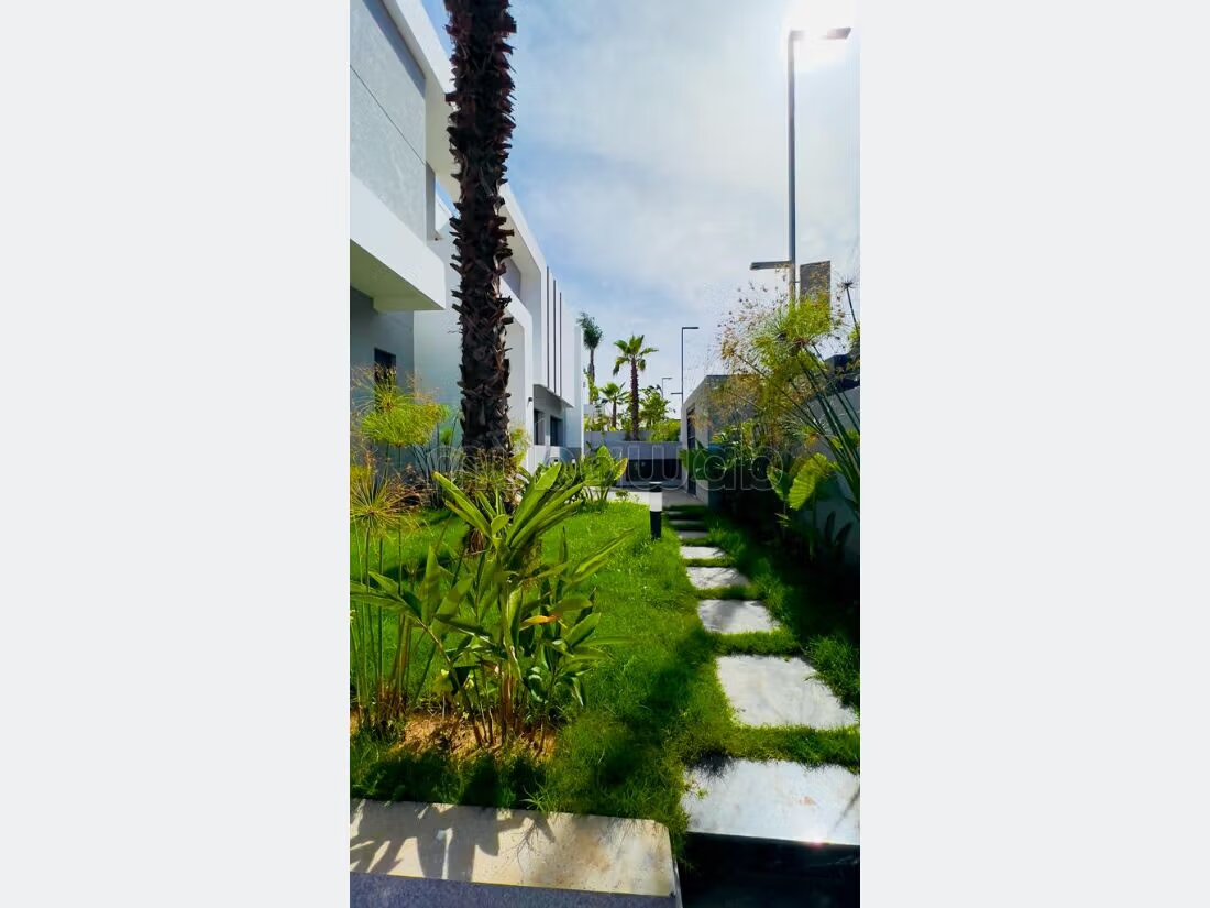Villa 1800 m² à louer à Rabat — Photo 12