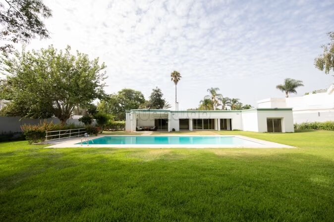 Villa 1800 m² à louer à Rabat — Photo 18