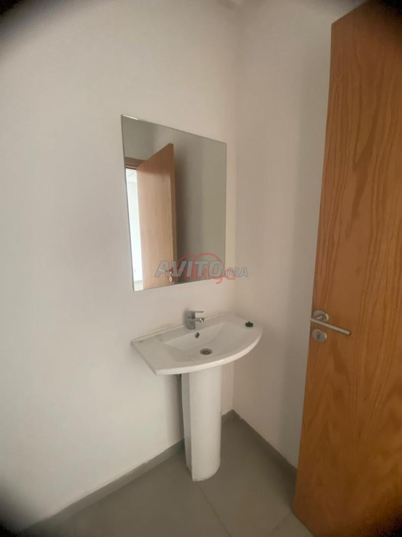 Bureau 47 m² à louer à Casablanca — Photo 8