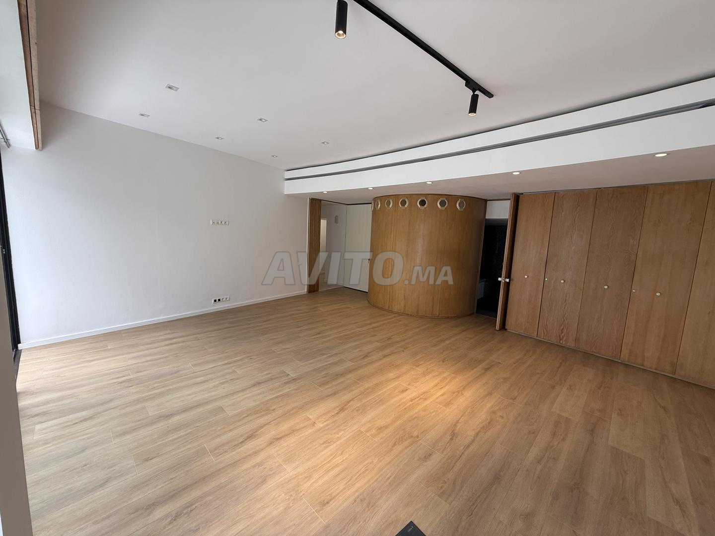 Office 1700 m² for rent in Rabat — Photo 10
