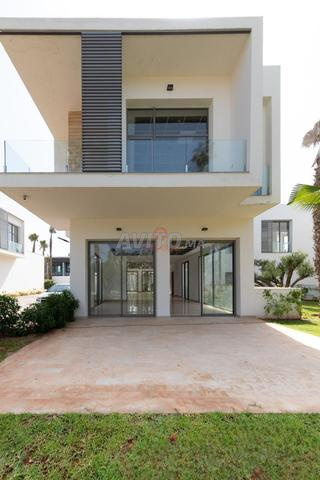 Office 694 m² for Rent in Casablanca — Photo 3