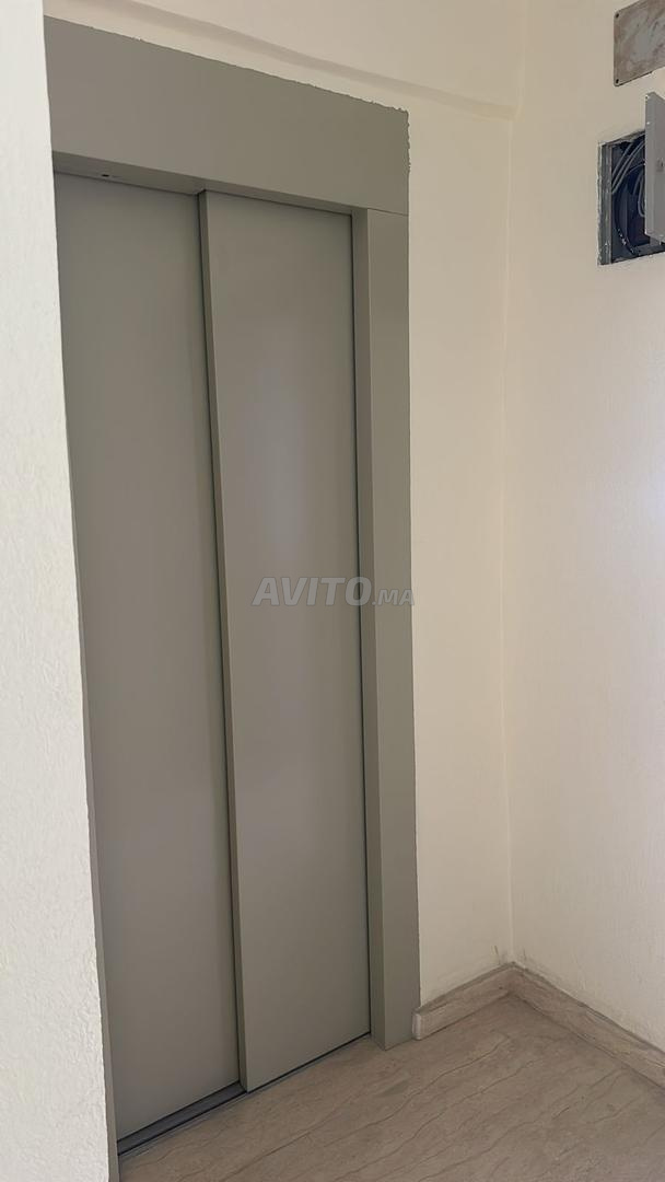 مكتب 100 م² للإيجار في الدار البيضاء (ساحة سراغنا) — Photo 6