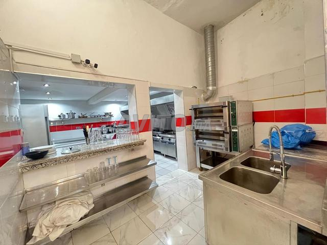 Commercial Local 376 m² for Rent in Casablanca — Photo 17
