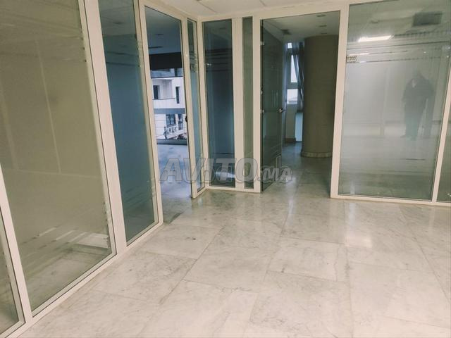 شقة غير سكنية ٩٣٢ م٢ للإيجار في الدار البيضاء Gauthier — Photo 4