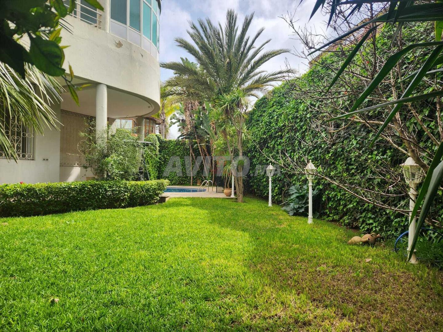 For Sale 12 Bedroom Villa 616m2 in Casablanca