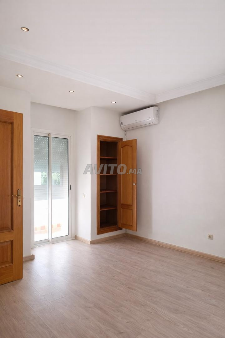 فيلا 600 م² للإيجار في الدار البيضاء (عين الداب) — Photo 27