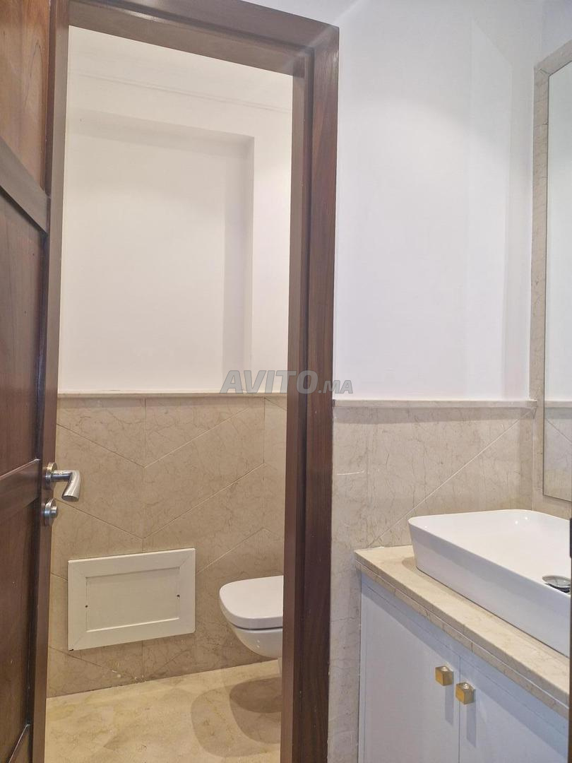 Apartment 240 m² for rent in Casablanca, Aïn Diab — Photo 23