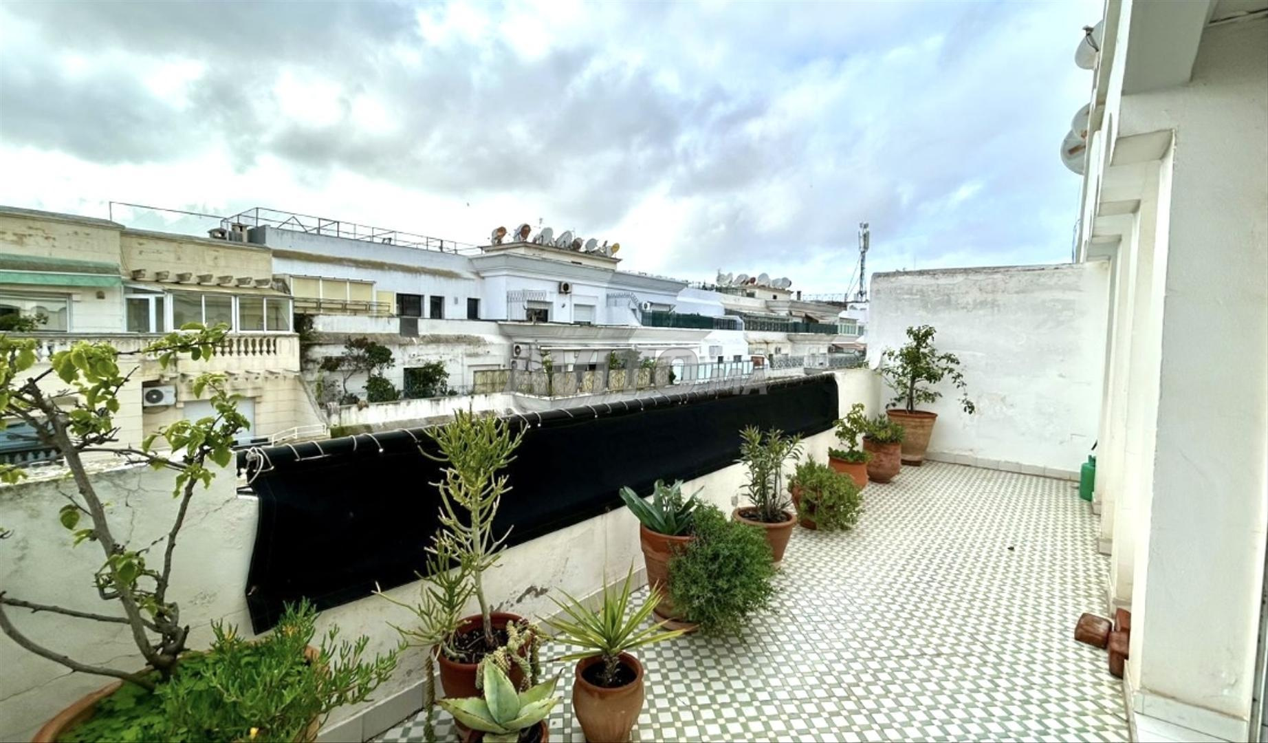 Duplex Apartment 240 m² for Rent in Casablanca (Racine) — Photo 31