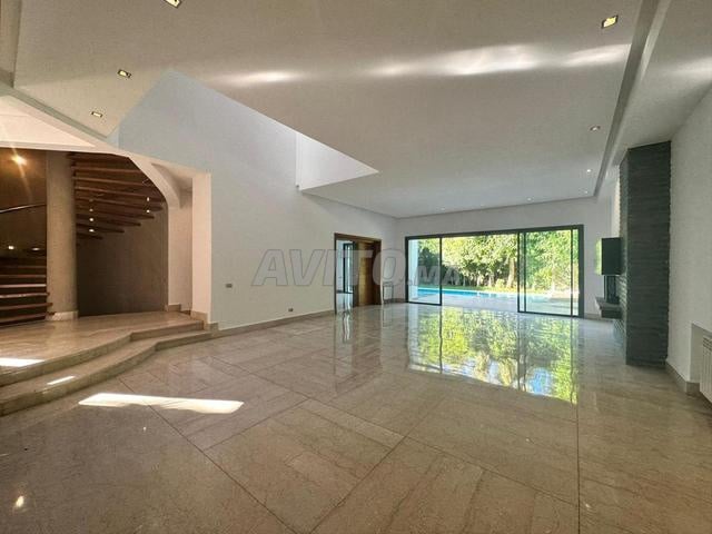 فيلا 667 م² للإيجار في الدار البيضاء (أين دياب) — Photo 4