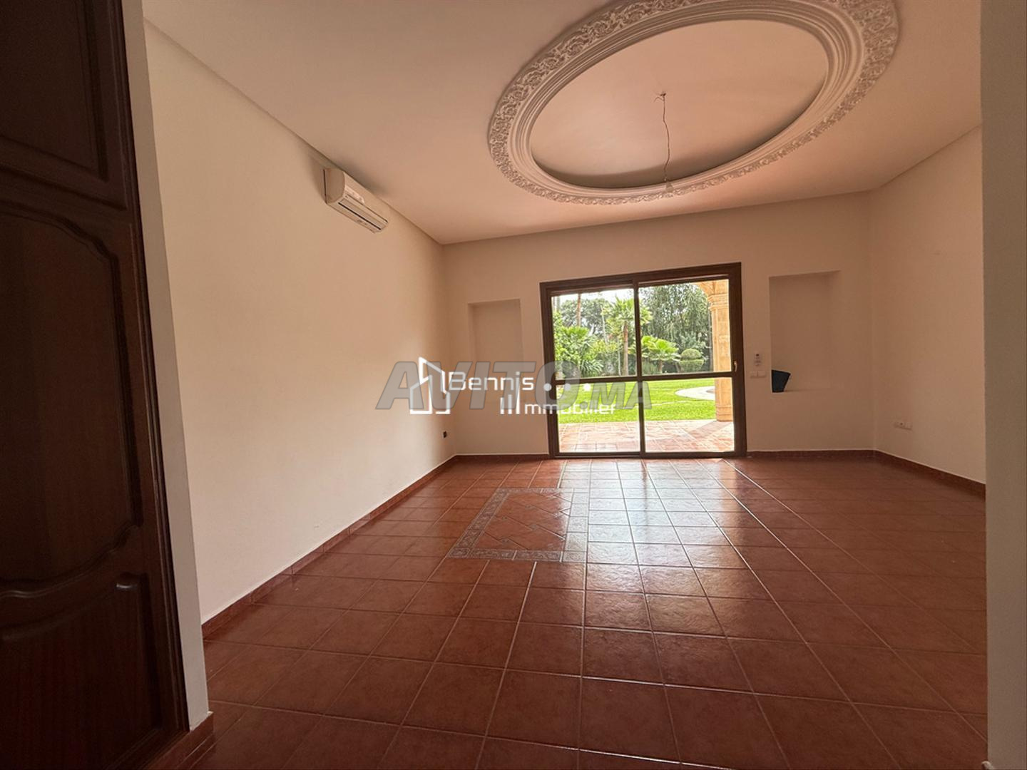 Villa 2000 m² à louer à Rabat Souissi — Photo 9