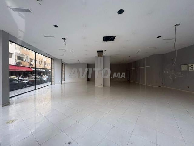 محل تجاري 214 متر مربع للبيع في الدار البيضاء — Photo 2