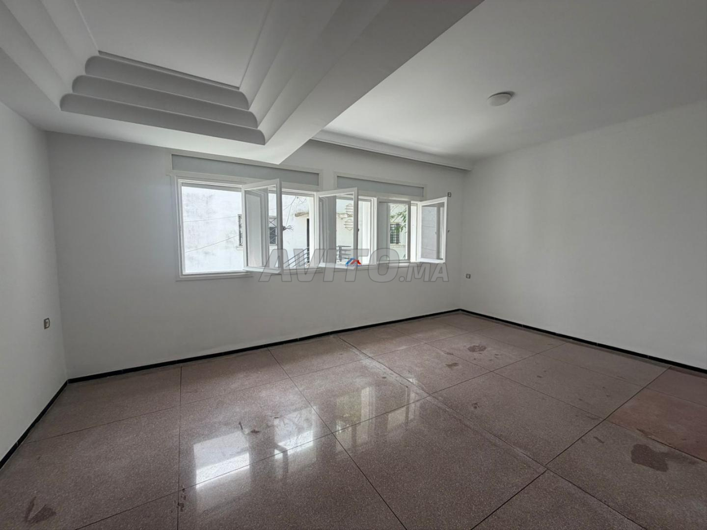700 m² Villa for Rent in Rabat, Les Orangers — Photo 11