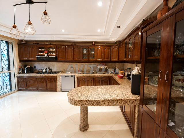 Villa meublée 320 m² à louer à Casablanca, Sidi Maarouf — Photo 13
