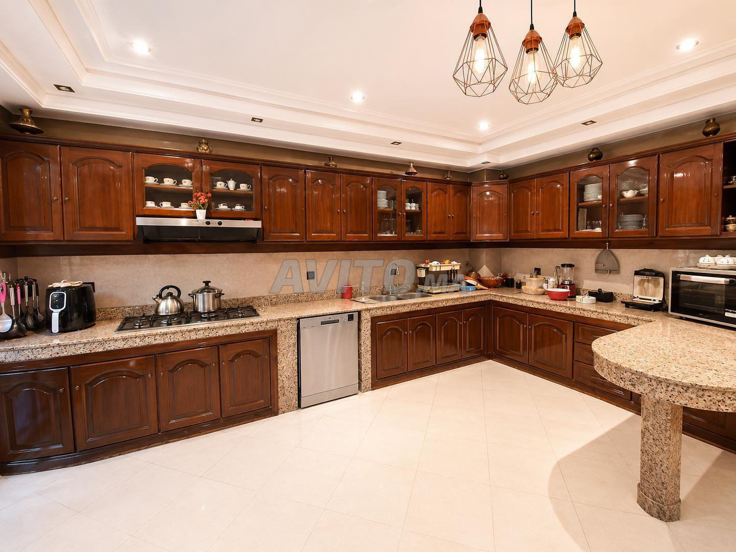 Villa meublée 320 m² à louer à Casablanca, Sidi Maarouf — Photo 16