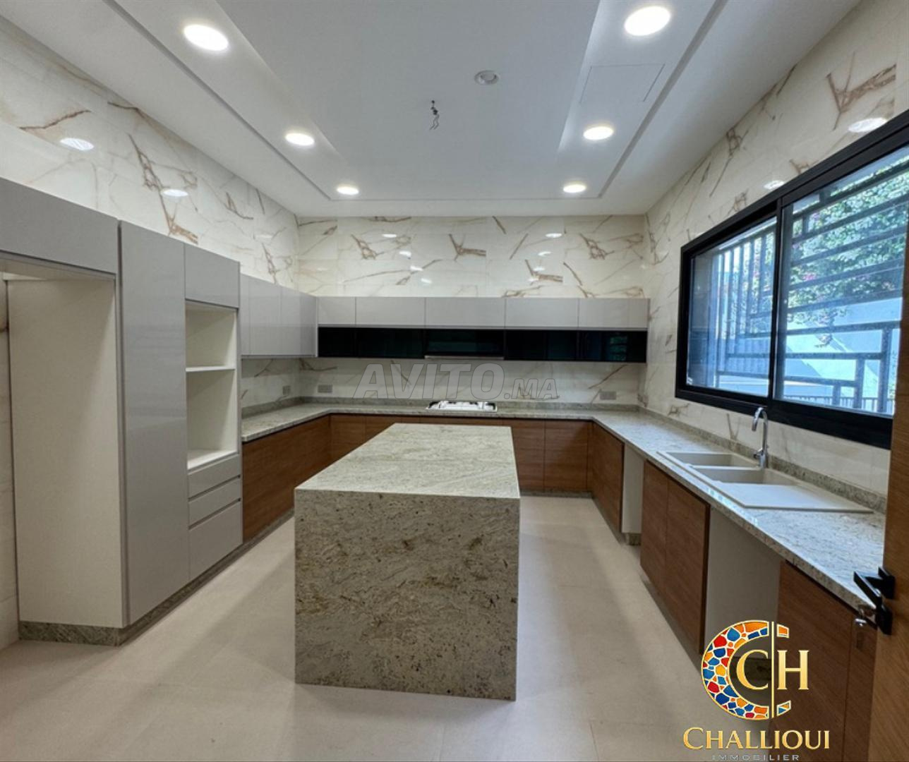 New Villa 500 m² for Rent in Rabat (Hay Riad) — Photo 3