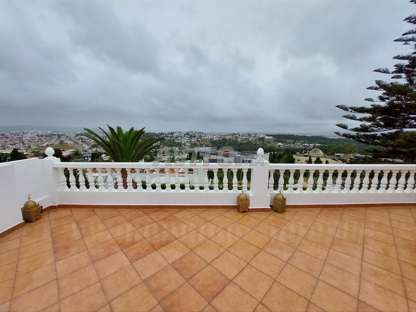 Villa 400 m² à louer à Tanger (Jbel Kbir) — Photo 2