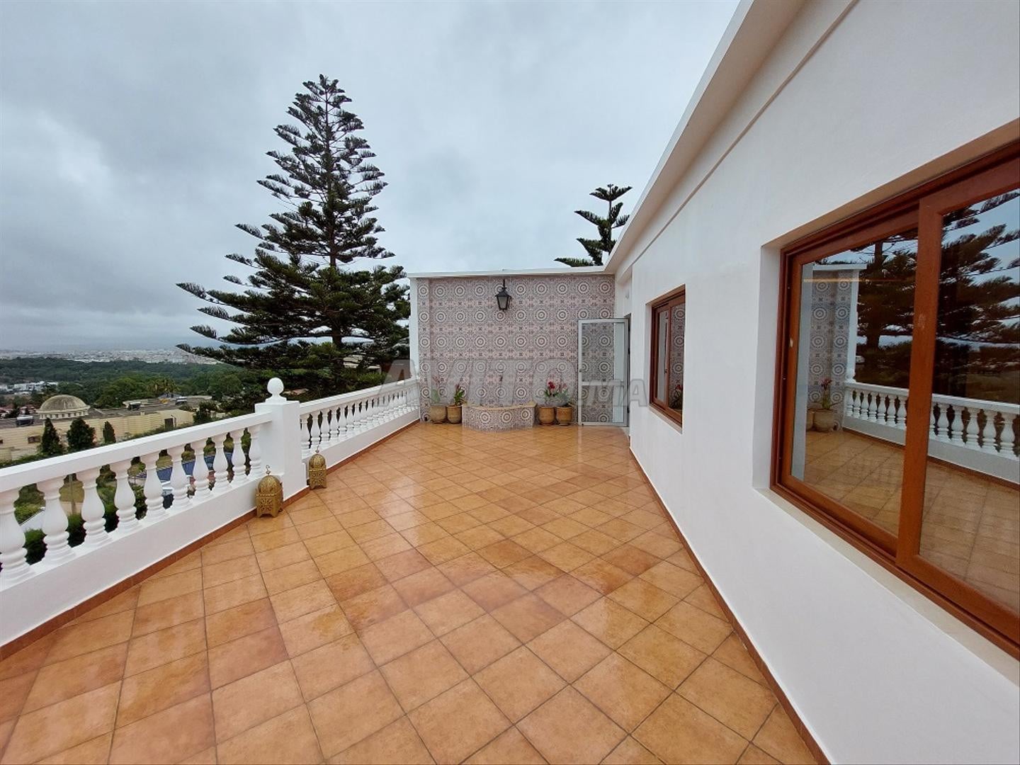 Villa 400 m² à louer à Tanger (Jbel Kbir) — Photo 3