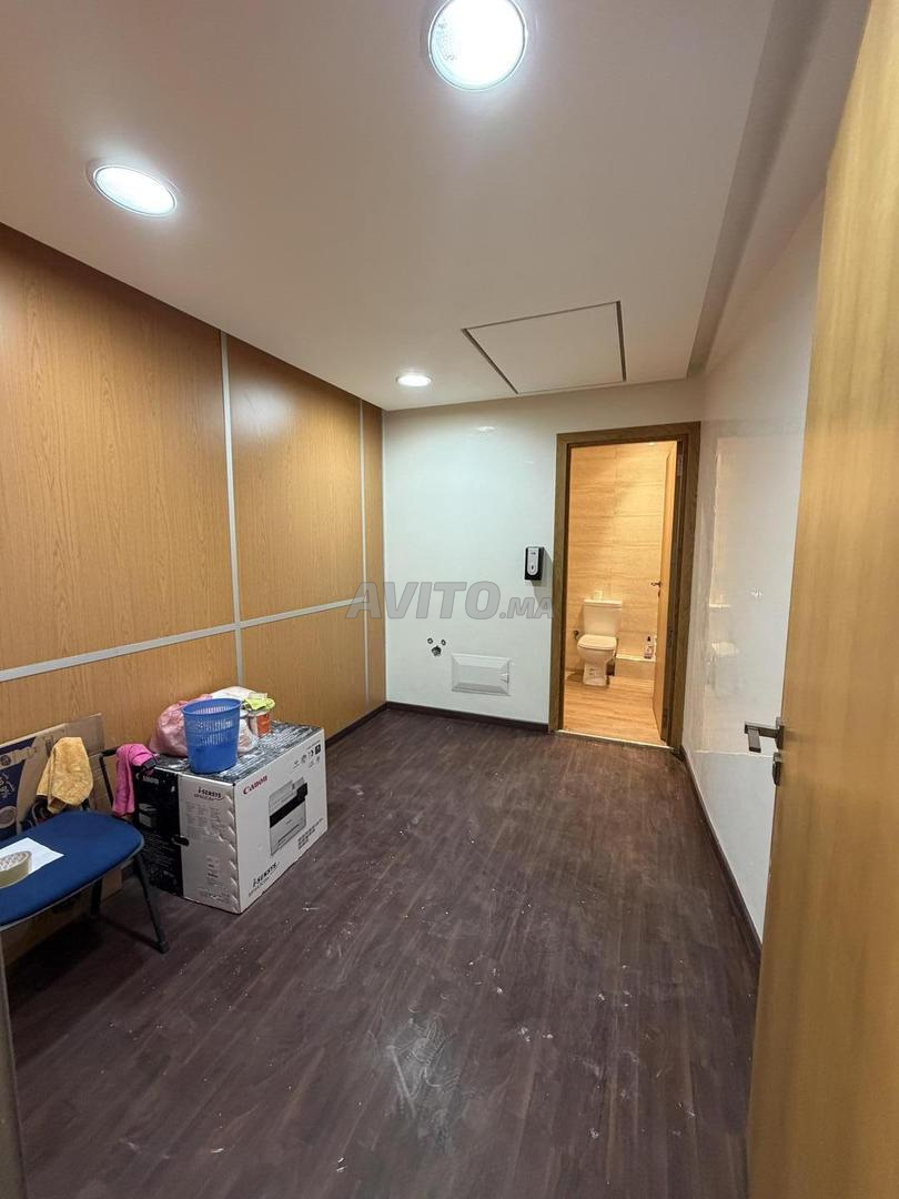 Office 66 m² for rent in Marrakech — Photo 16