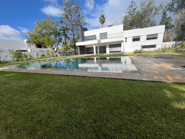 Villa de standing 900 m² à louer à Souissi, Rabat — Photo 32
