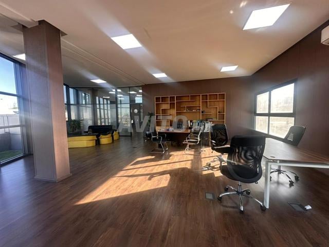 Office 650 m² for rent in Casablanca — Photo 2