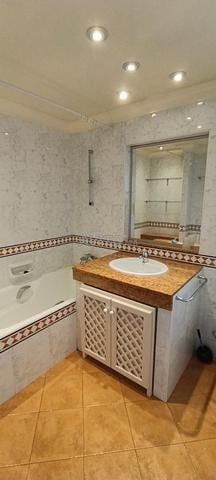 Villa 3000 m² à louer à Rabat – Souissi — Photo 4