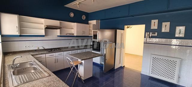 Villa 3000 m² à louer à Rabat – Souissi — Photo 17