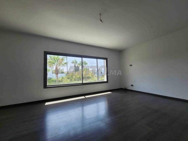 Local commercial 870 m² à louer à Casablanca — Photo 9