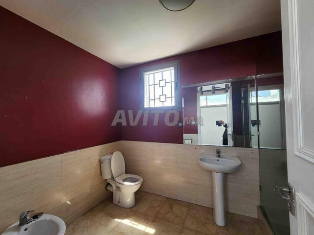 Local commercial 870 m² à louer à Casablanca — Photo 13