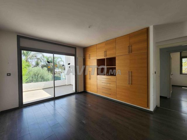 Local commercial 870 m² à louer à Casablanca — Photo 19