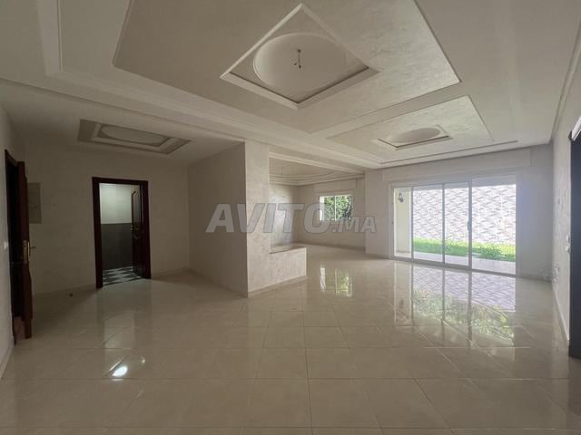 شقة 3 غرف نوم 140 م² للإيجار في طنجة — Photo 2