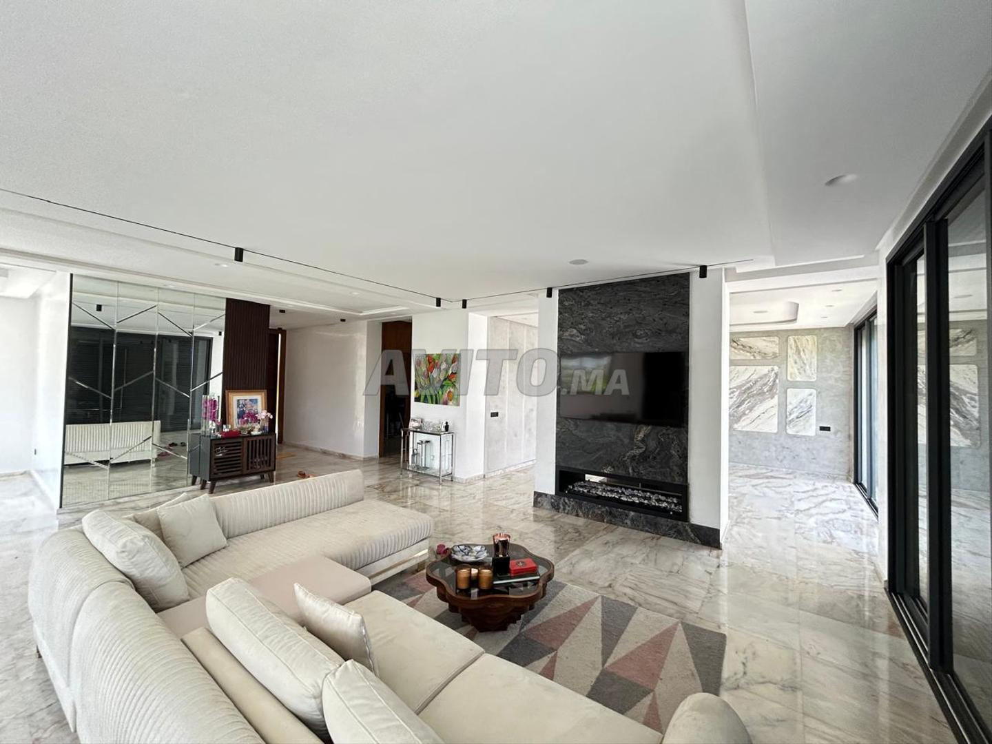 Villa 800 m² à vendre à El Menzeh — Photo 4