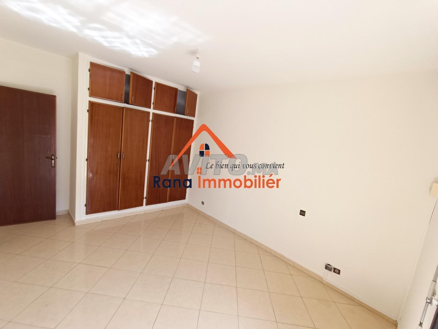 Office 180 m² for rent in Rabat (Agdal) — Photo 40