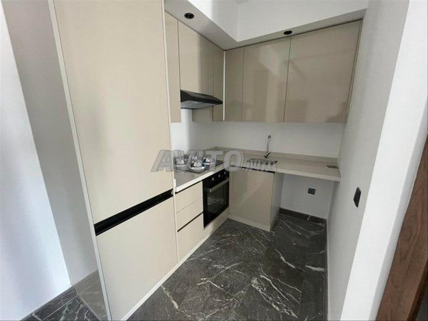 1-Bedroom Apartment 50 m² for Rent in Casablanca (Hermitage District) — Photo 4