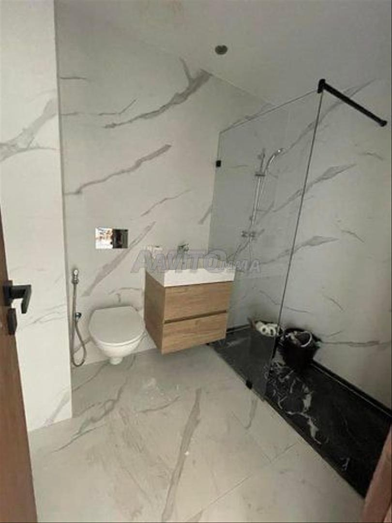 1-Bedroom Apartment 50 m² for Rent in Casablanca (Hermitage District) — Photo 6
