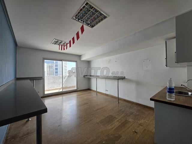 Bureau 85 m² à louer à Casablanca — Photo 9