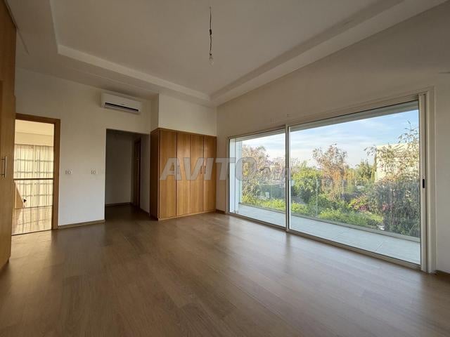Villa 400 m² à vendre à Rabat, Souissi — Photo 3