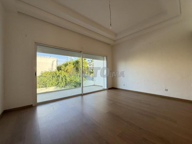 Villa 400 m² à vendre à Rabat, Souissi — Photo 4