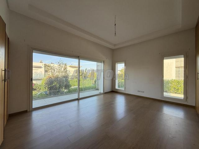 Villa 400 m² à vendre à Rabat, Souissi — Photo 6